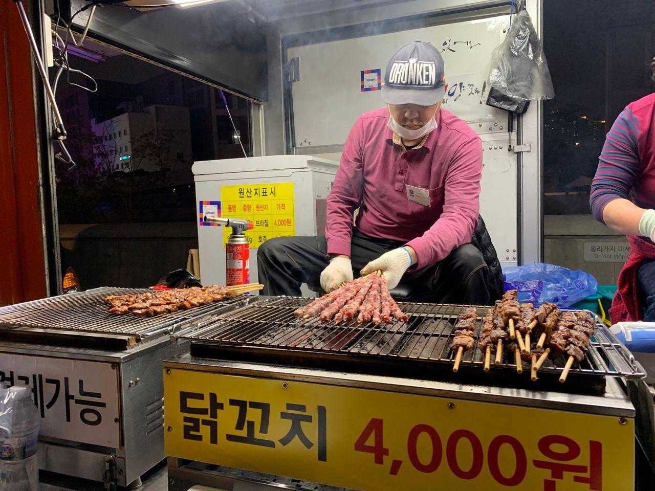 2025 Dongdaemun Night Market Visit! - Enjoy all the attractions from lively DDP night market!